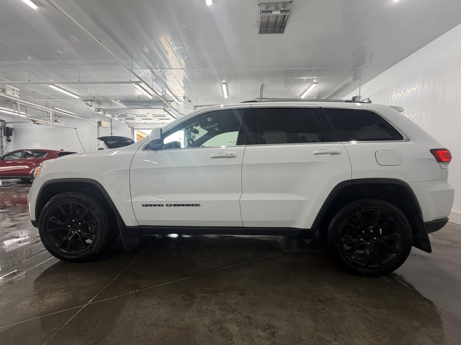 Jeep Grand Cherokee Laredo Altitude 2021 — photo 2