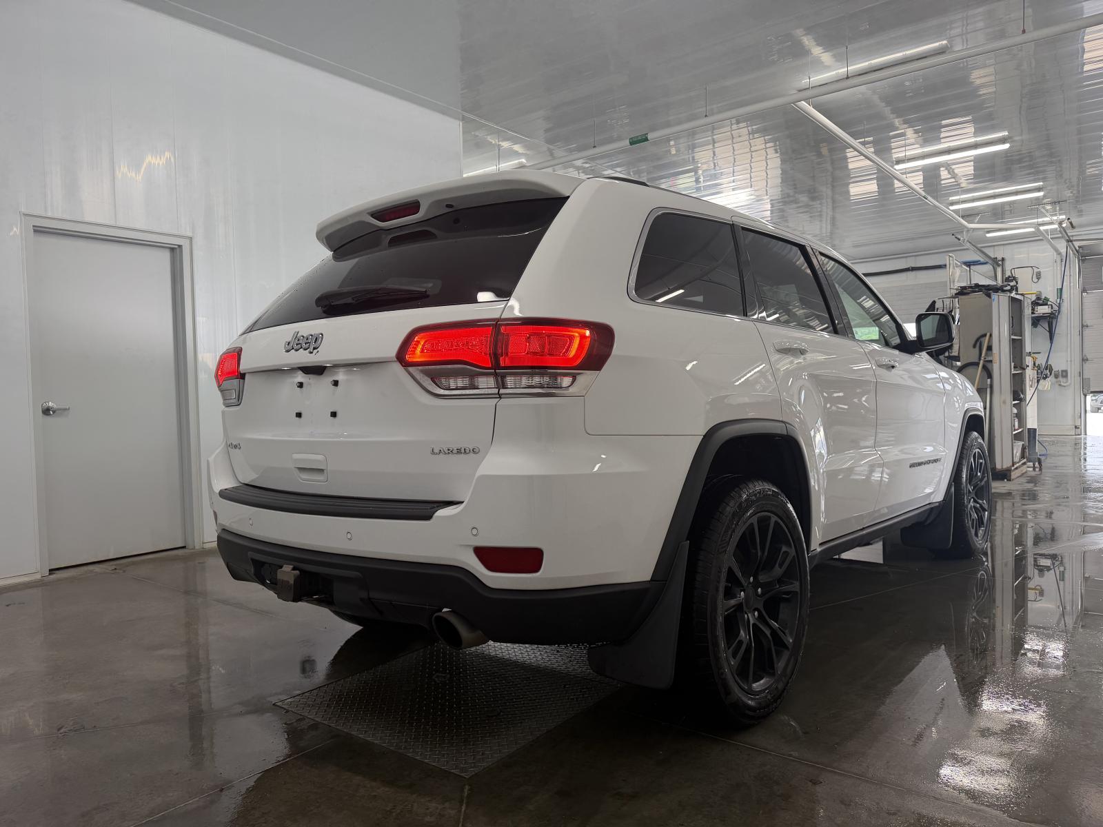 Jeep Grand Cherokee Laredo Altitude 2021 — photo 7
