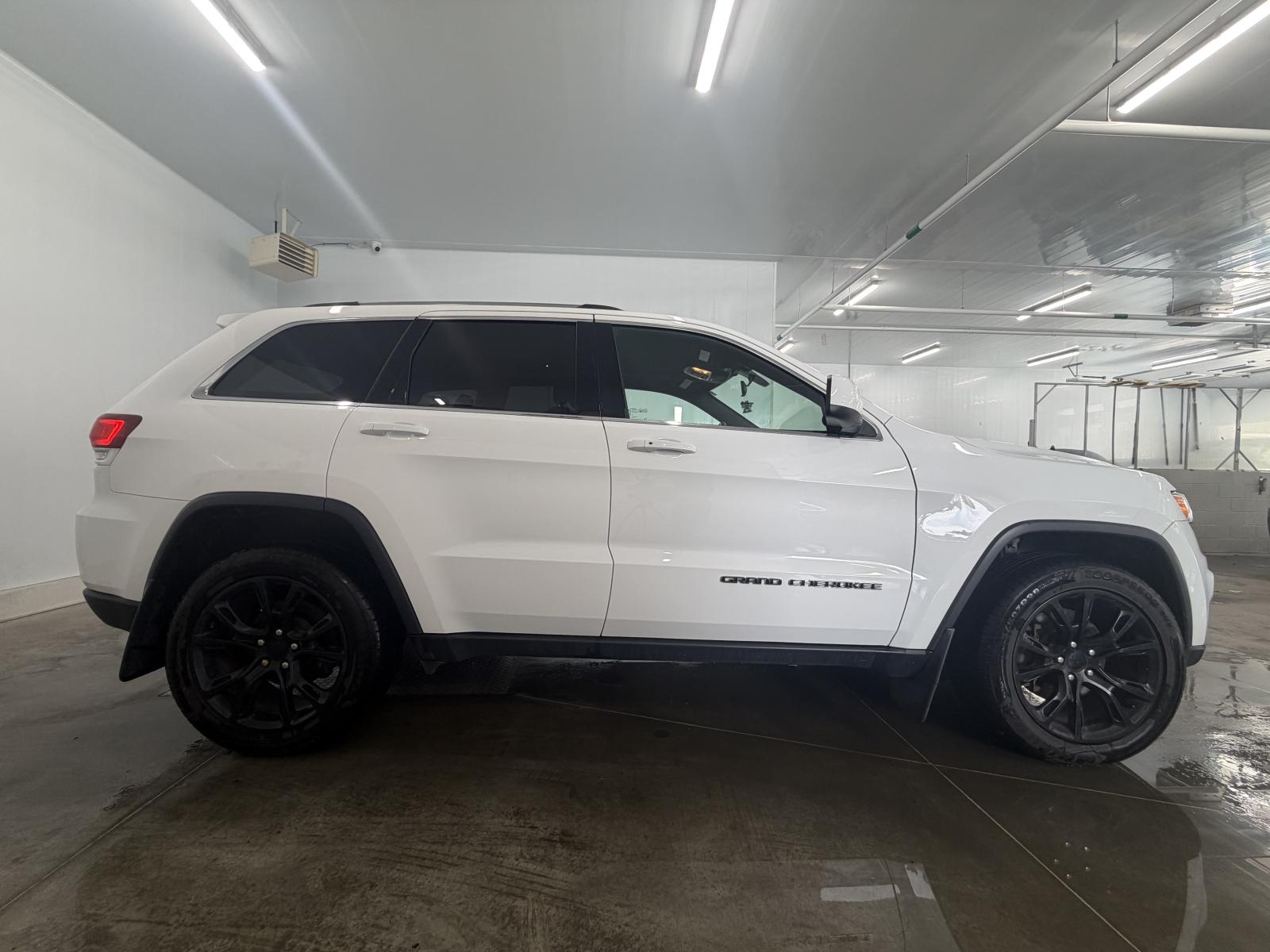Jeep Grand Cherokee Laredo Altitude 2021 — photo 8