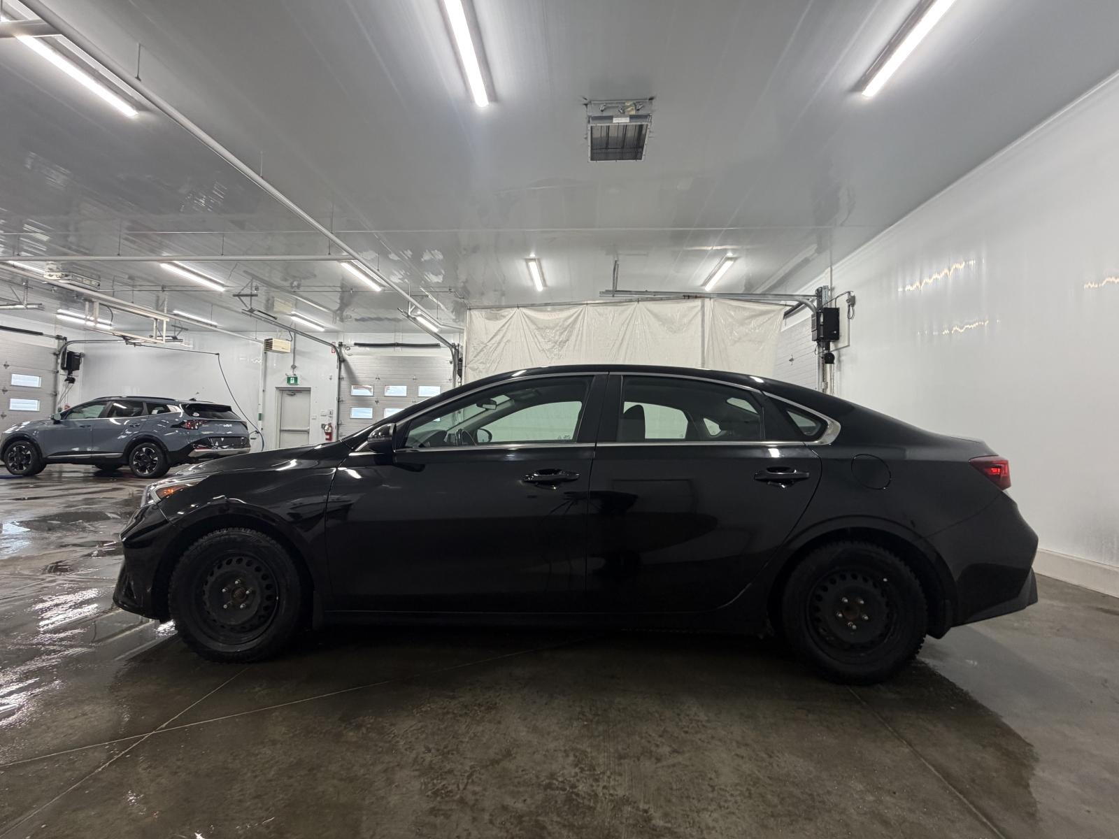 Kia Forte EX 2022 — photo 2