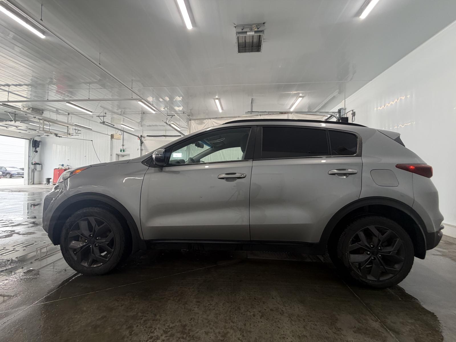 Kia Sportage LX Nightsky AWD 2022 — photo 2