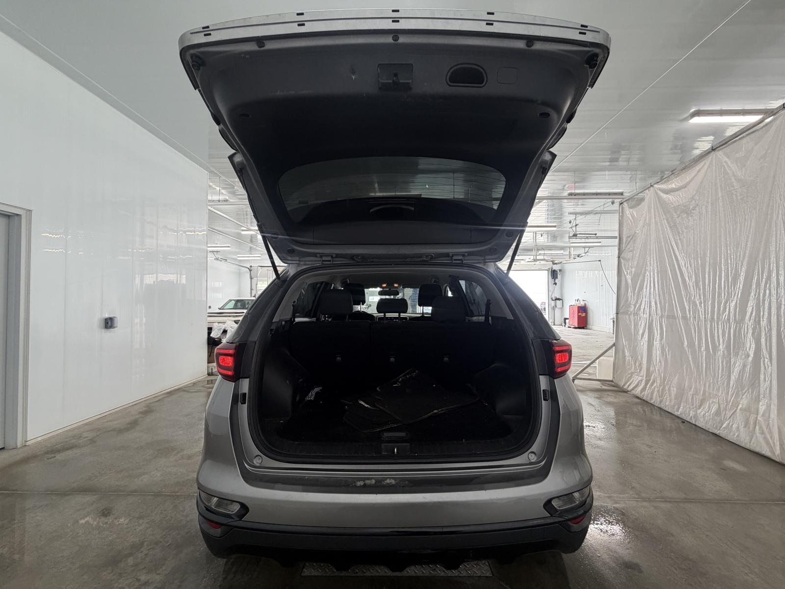 Kia Sportage LX Nightsky AWD 2022 — photo 6