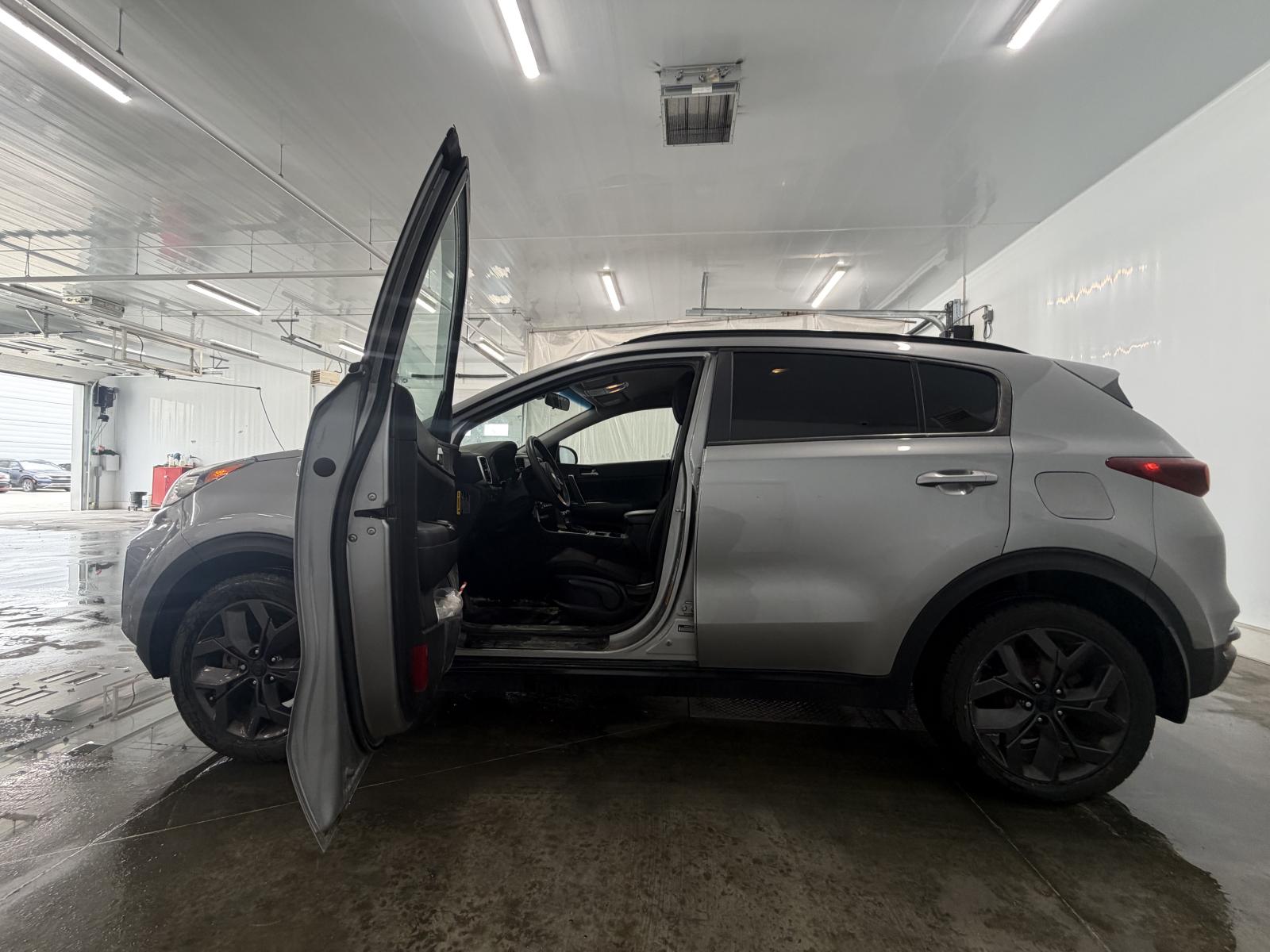Kia Sportage LX Nightsky AWD 2022 — photo 3
