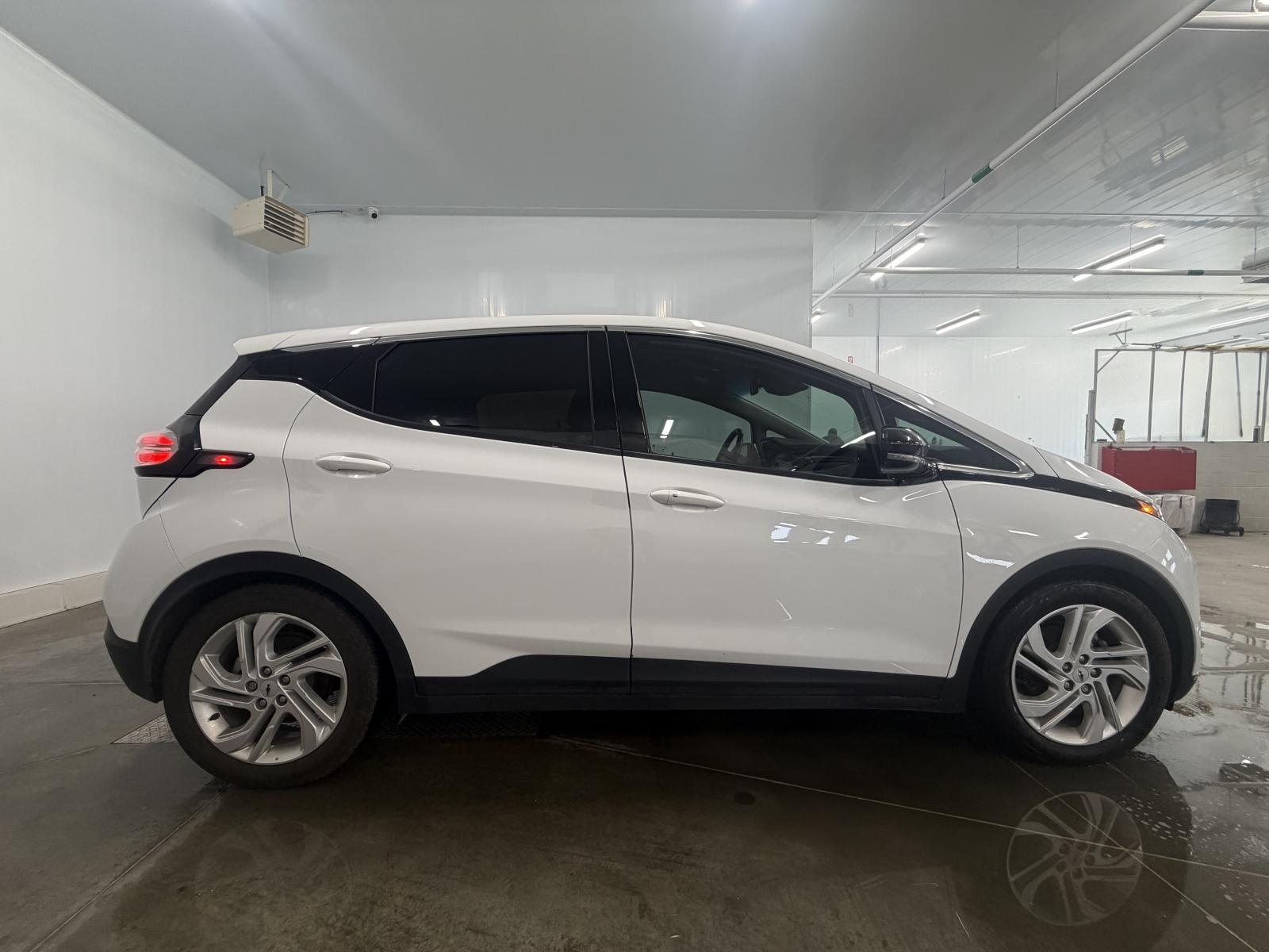 Chevrolet Bolt EV LT 2023 — photo 8