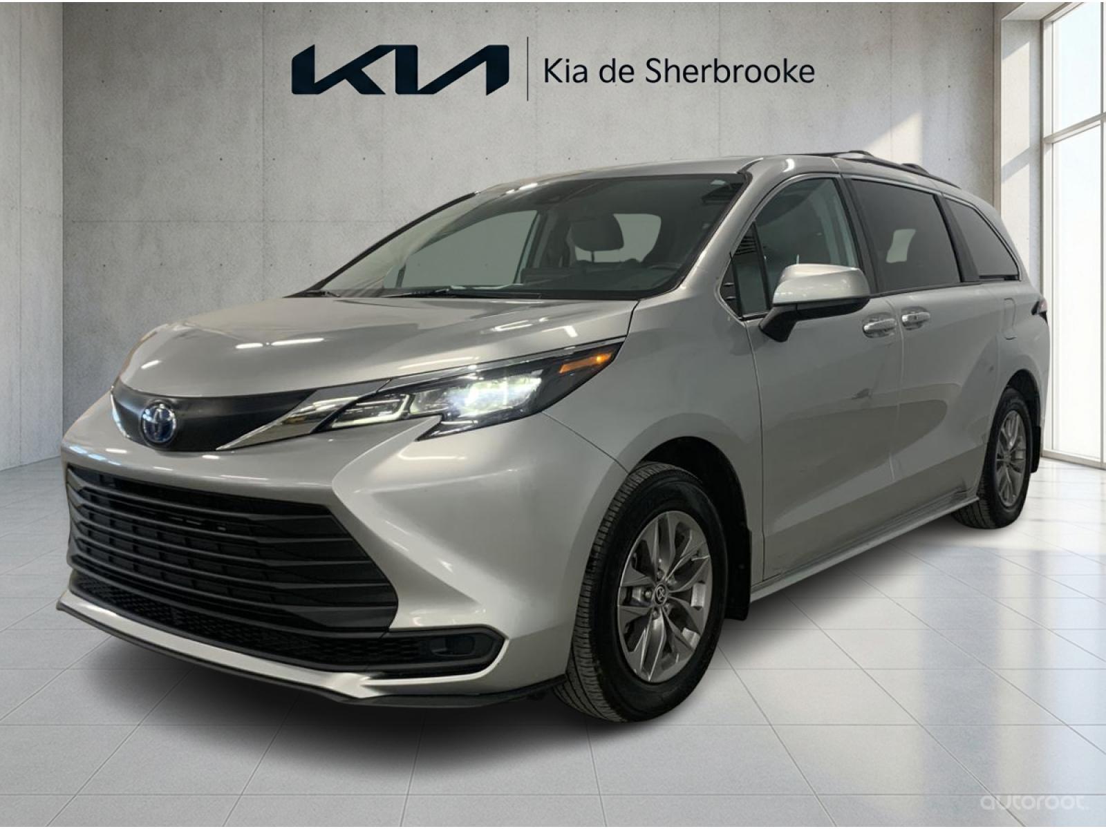 Toyota Sienna LE 2024