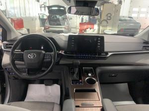 Thumbnail 11 Toyota Sienna LE 2024