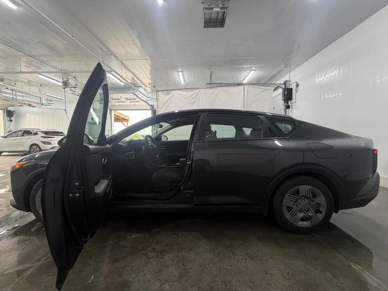Kia K4 LX 2025 — photo 3