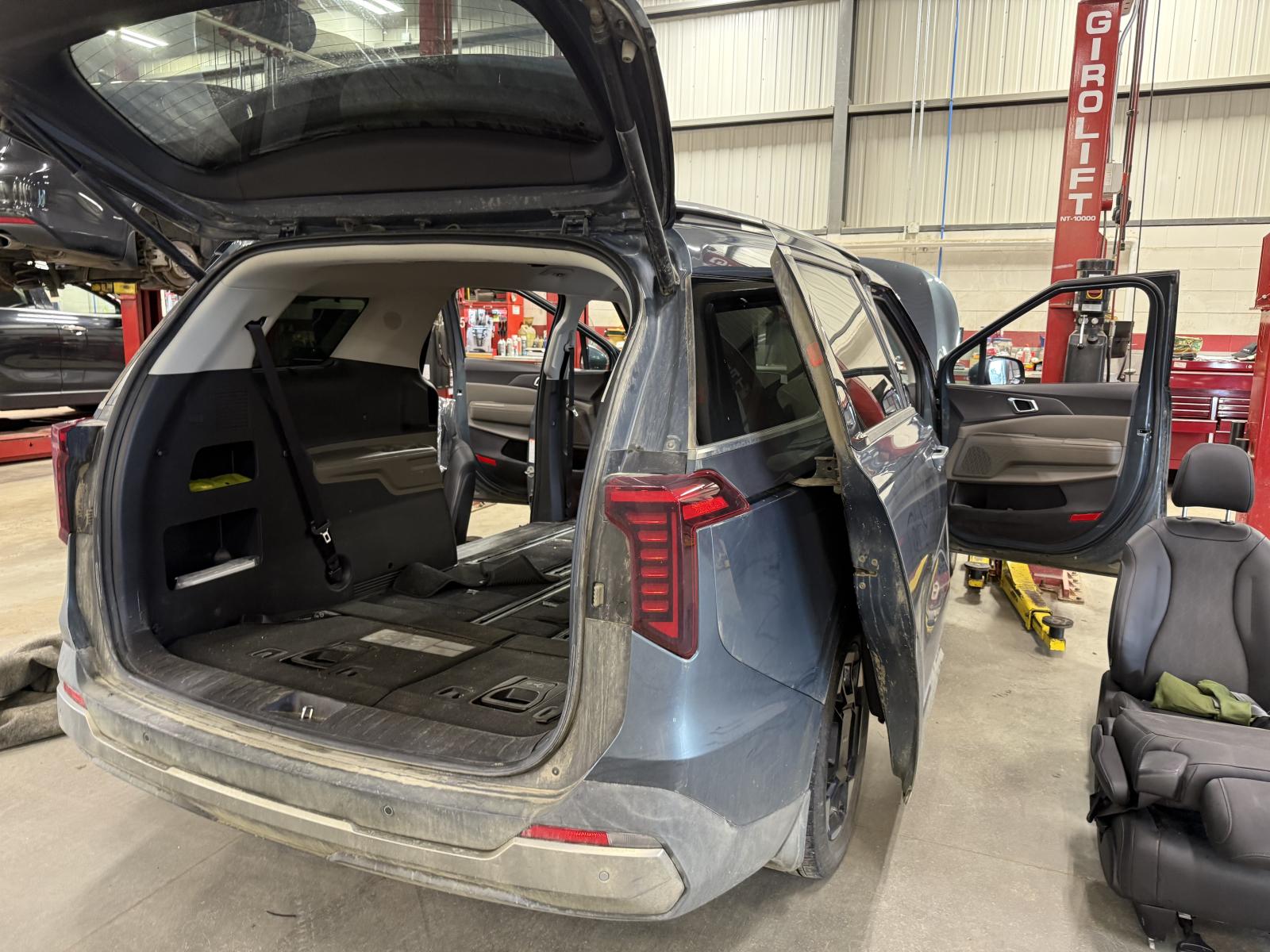 Kia Carnival EX+ 2025