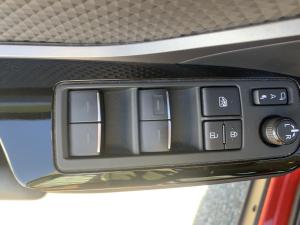 Miniature 17 Toyota C-HR Limited 2021
