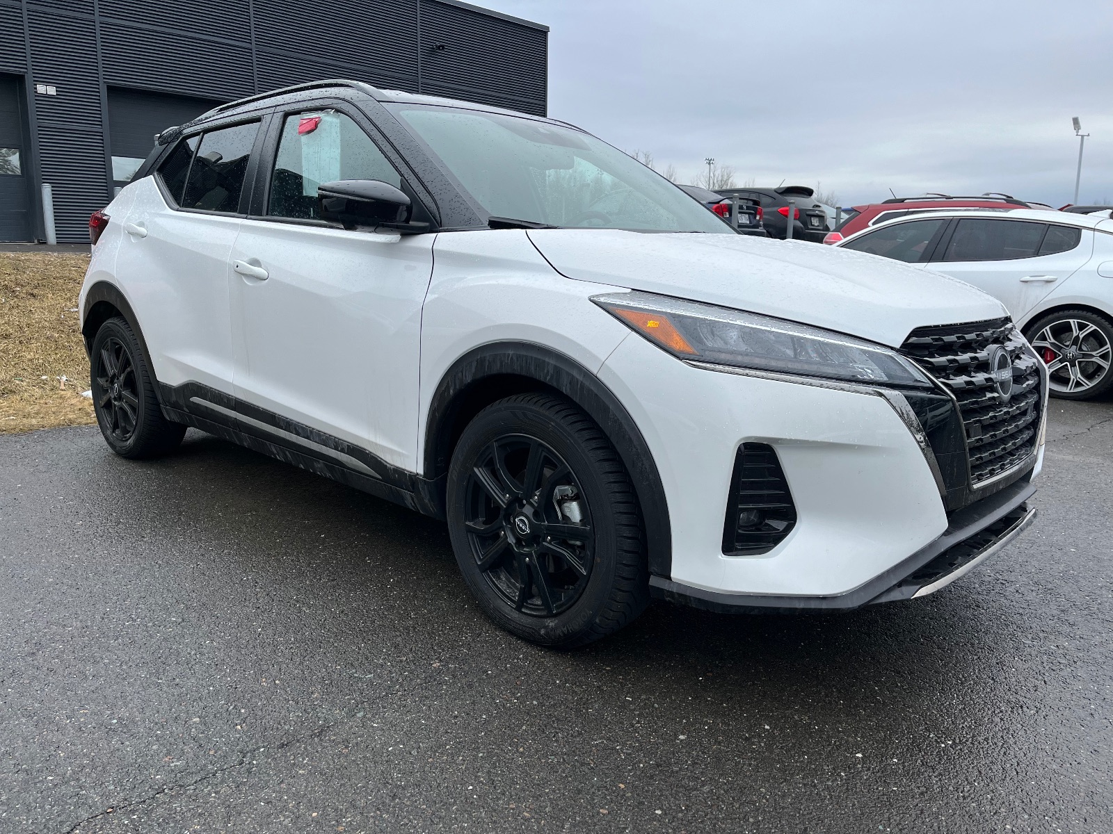 Used 2023 Nissan Kicks with 18,974 km for sale at Otogo