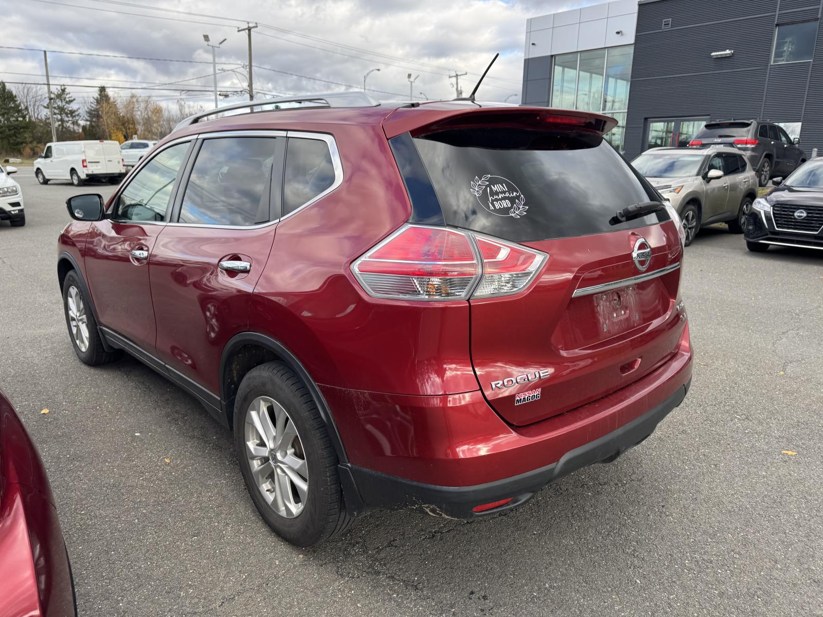 Image 2 Nissan Rogue SV Special Edition 2016