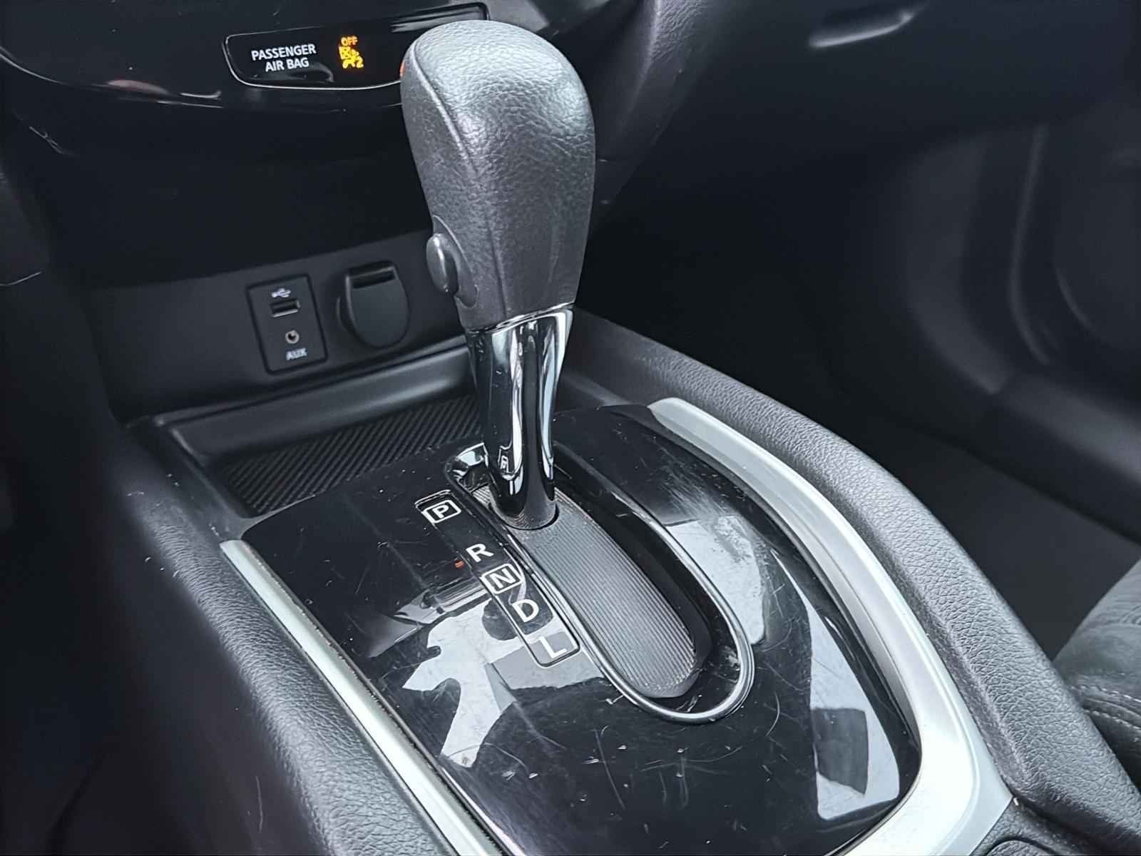 Image 19 Nissan Rogue SV Special Edition 2016