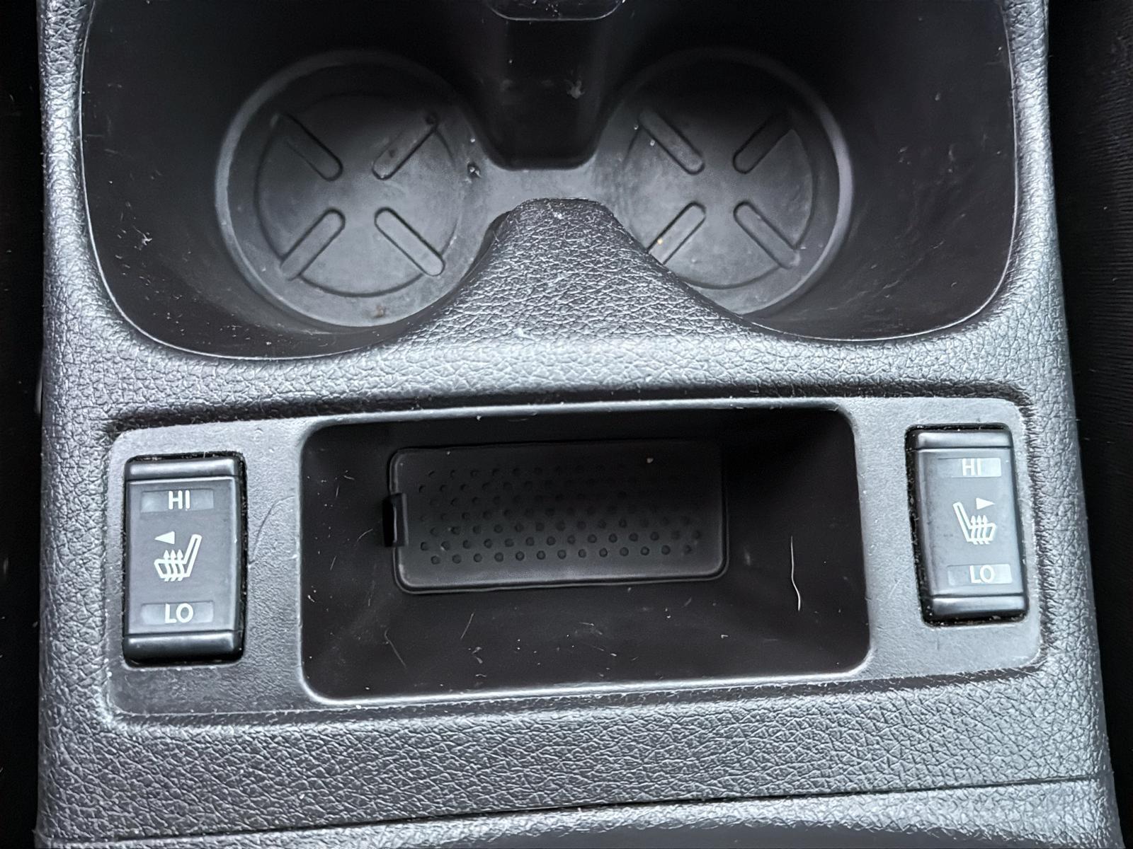 Image 20 Nissan Rogue SV Special Edition 2016