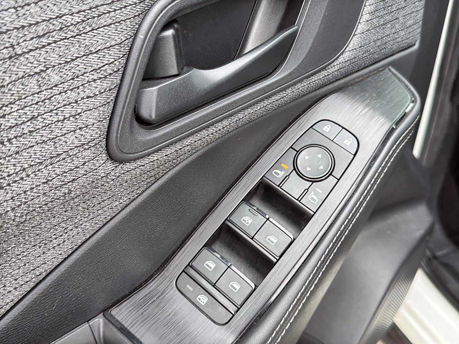 Image 12 Nissan Rogue S 2021