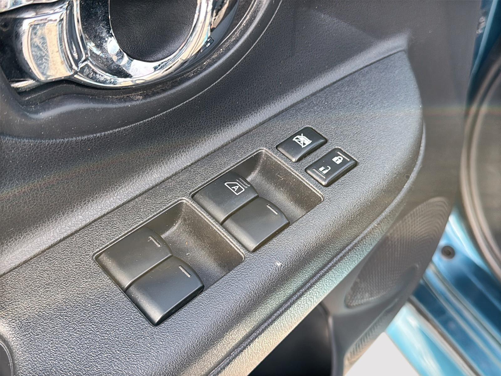 Image 12 Nissan Micra SR 2015