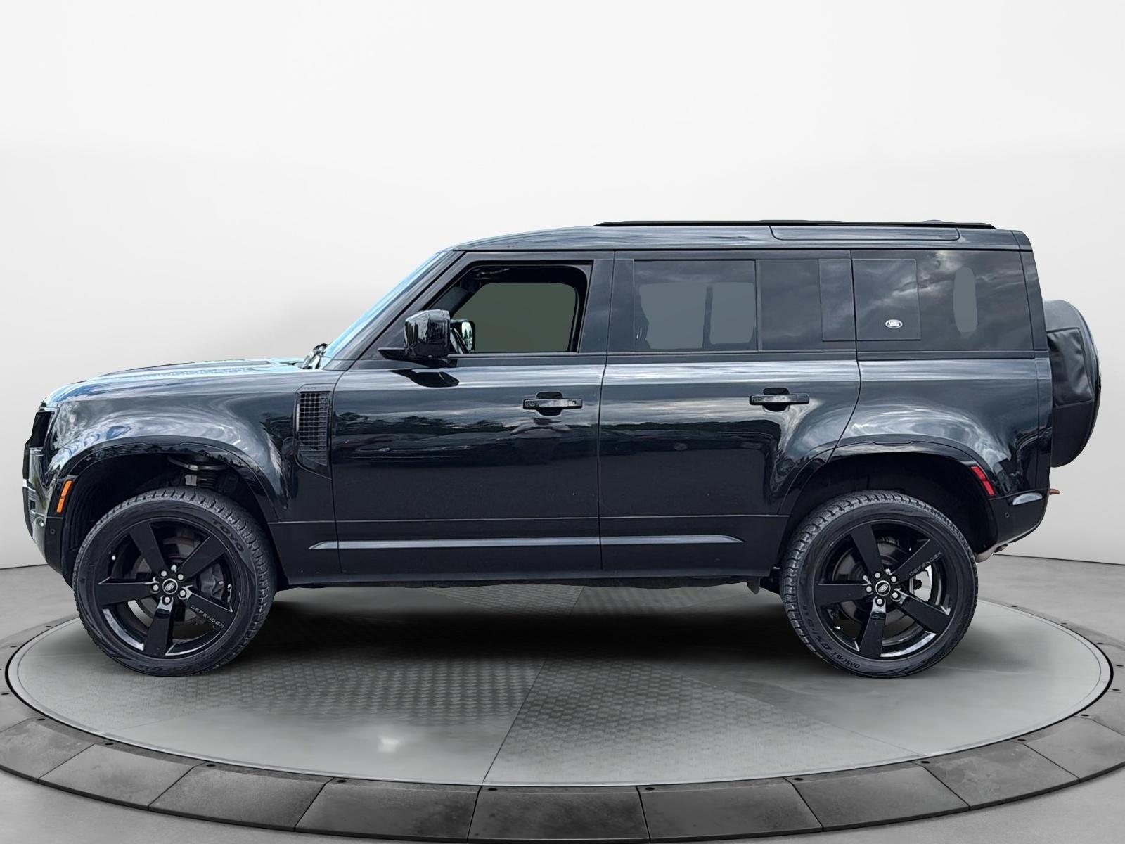 Land Rover Defender 110 X-Dynamic SE P400 2023 — photo 2