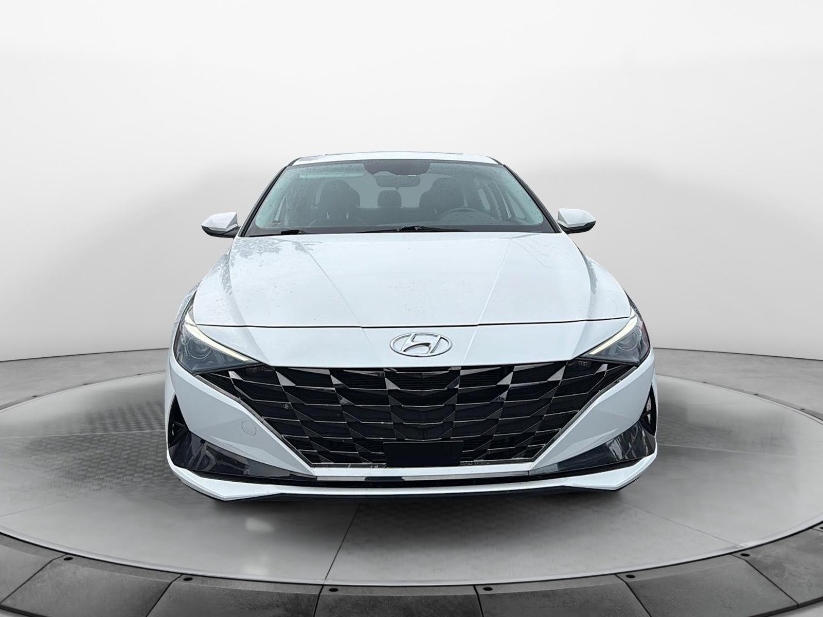 Hyundai Elantra Hybrid Luxury 2023 — photo 2