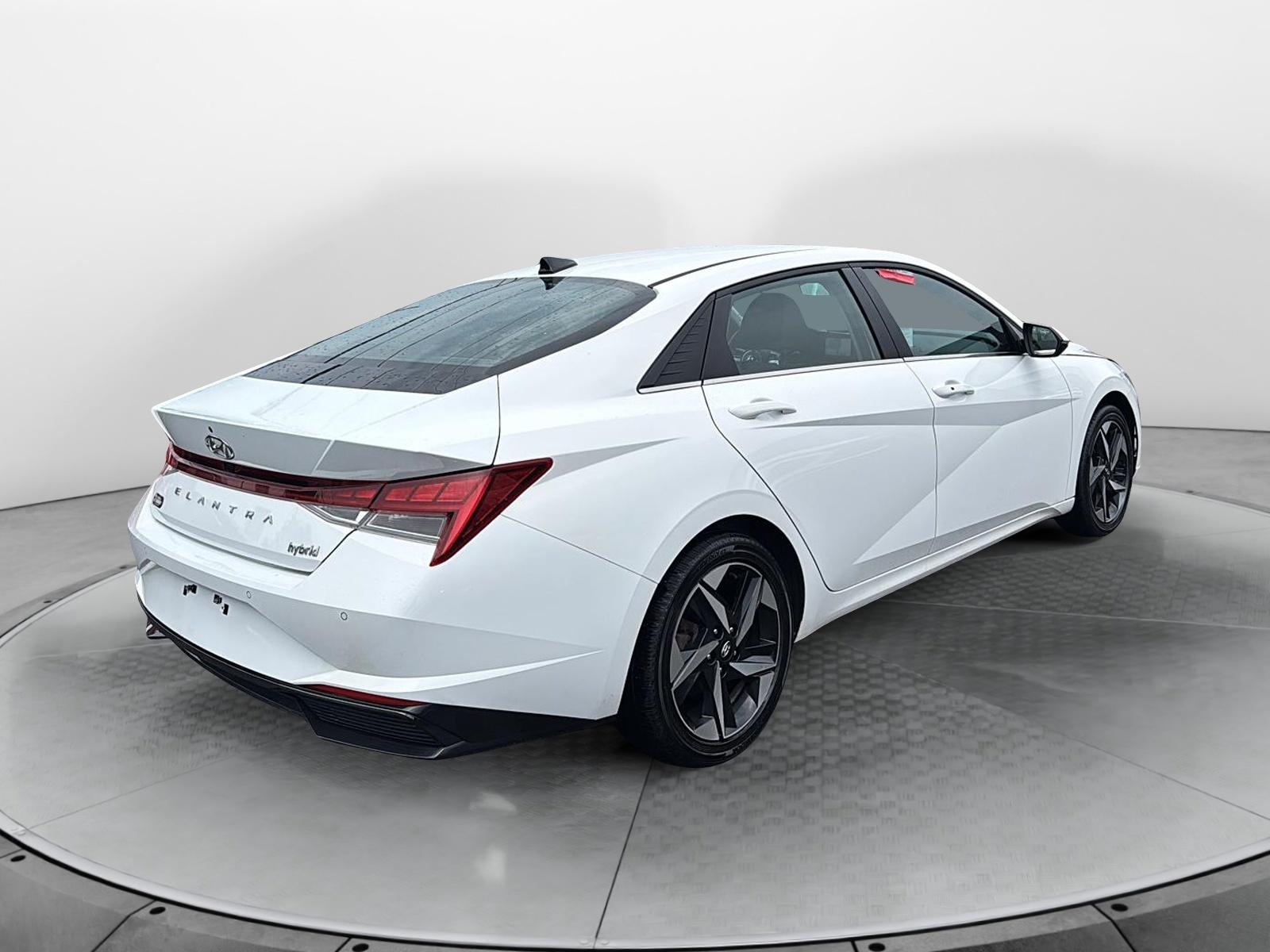 Hyundai Elantra Hybrid Luxury 2023 — photo 4