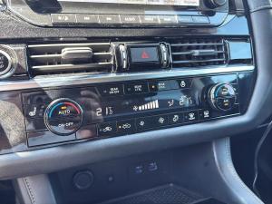 Miniature 18 Nissan Pathfinder SL 2023