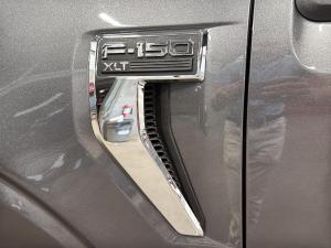 Miniature 10 Ford F150 XLT 2025