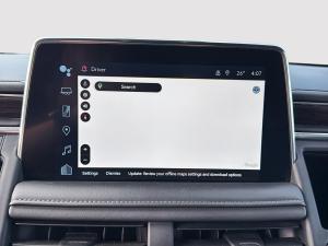 Miniature 18 Chevrolet Suburban 1500 LT 2023