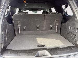 Miniature 24 Chevrolet Suburban 1500 LT 2023