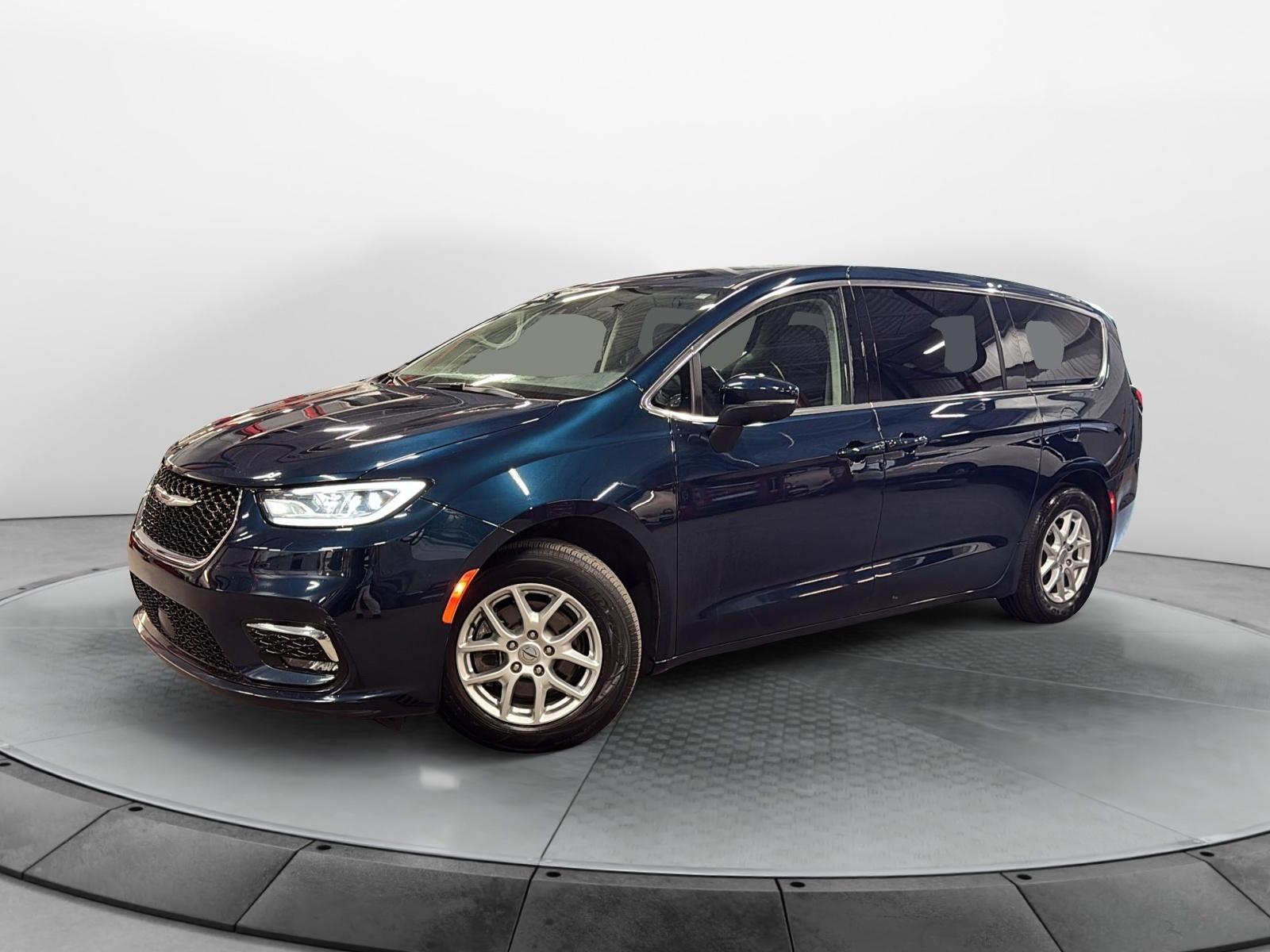 Chrysler Pacifica Touring L 2023