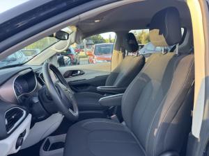 Miniature 6 Chrysler Grand Caravan SXT 2024