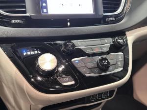 Miniature 16 Chrysler Grand Caravan SXT 2024