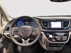 Miniature 22 Chrysler Grand Caravan SXT 2024