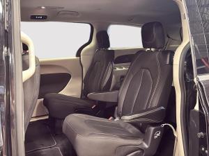 Miniature 19 Chrysler Grand Caravan SXT 2024