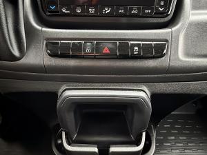 Miniature 21 RAM 2500 ProMaster Tradesman 2025