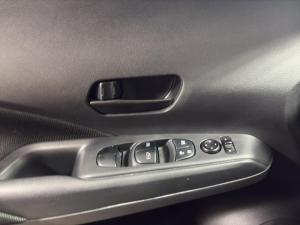 Miniature 14 Nissan Kicks S 2021
