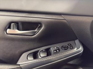 Miniature 13 Nissan Sentra SV Special Edition 2022