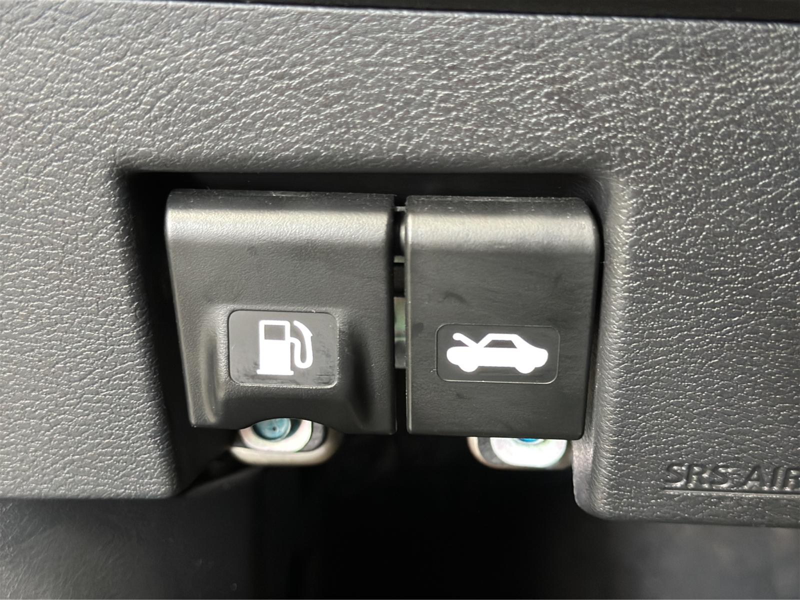 Image 19 Nissan Versa SR 2021