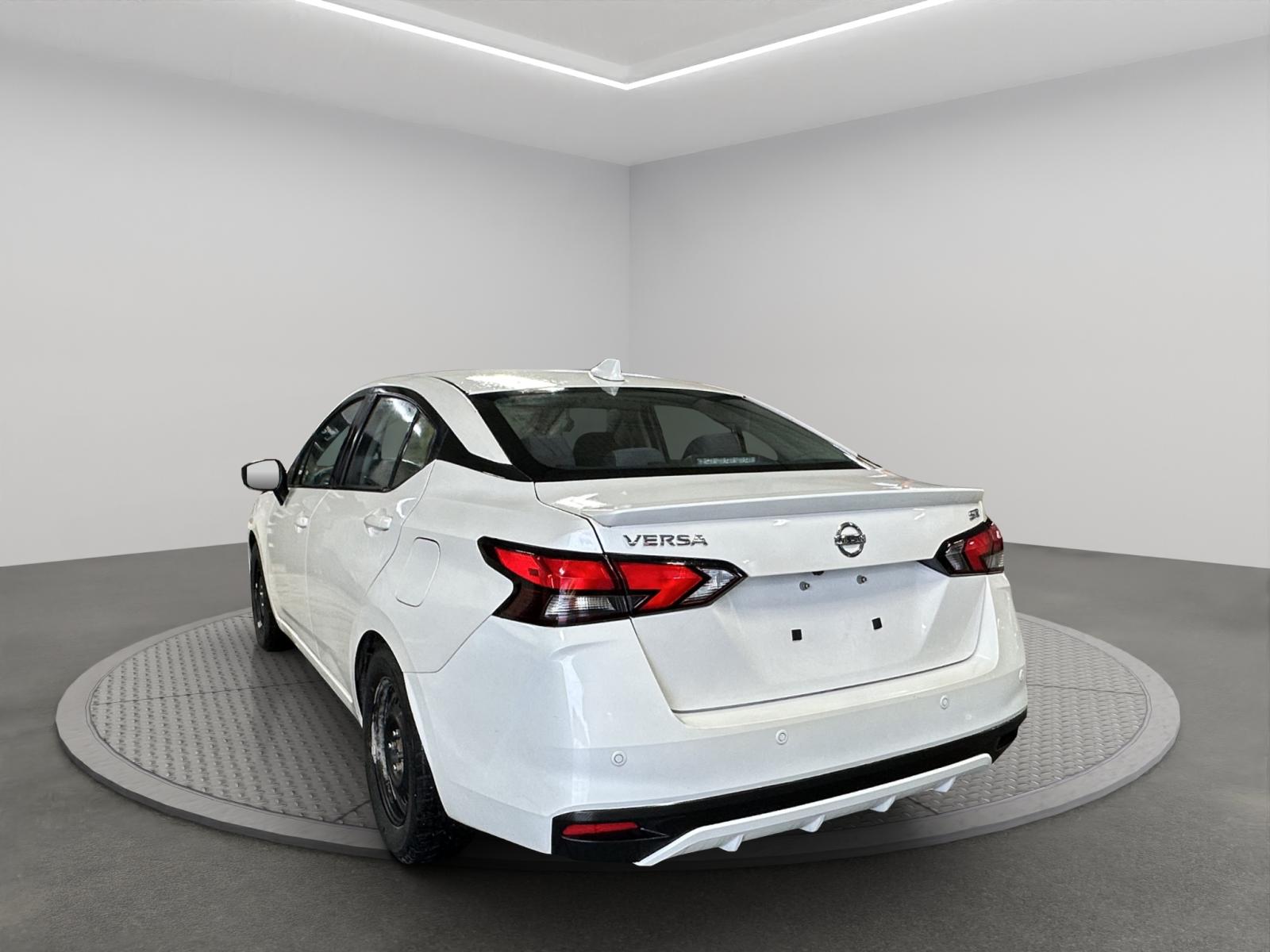 Image 3 Nissan Versa SR 2021