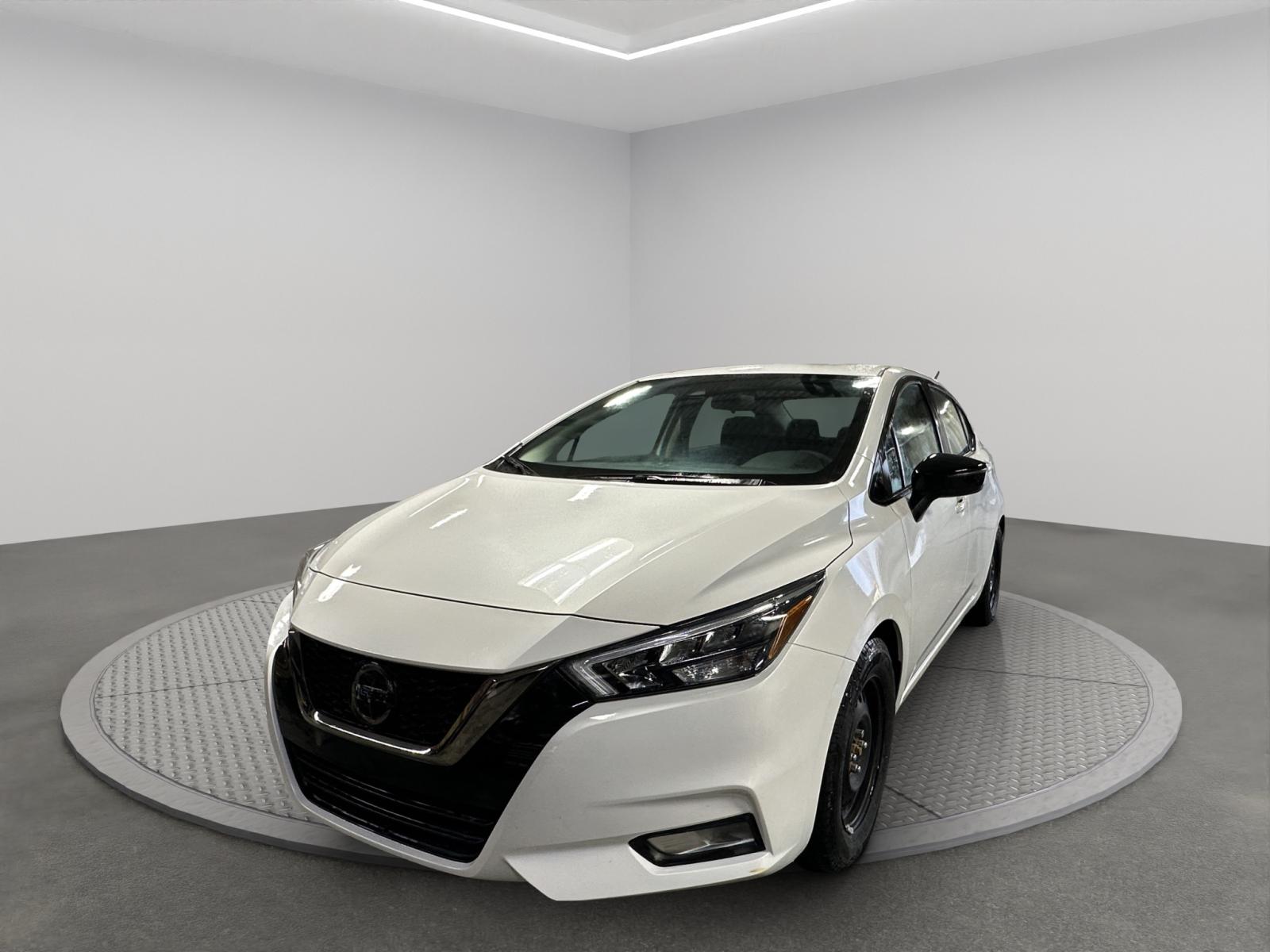 Nissan Versa SR 2021