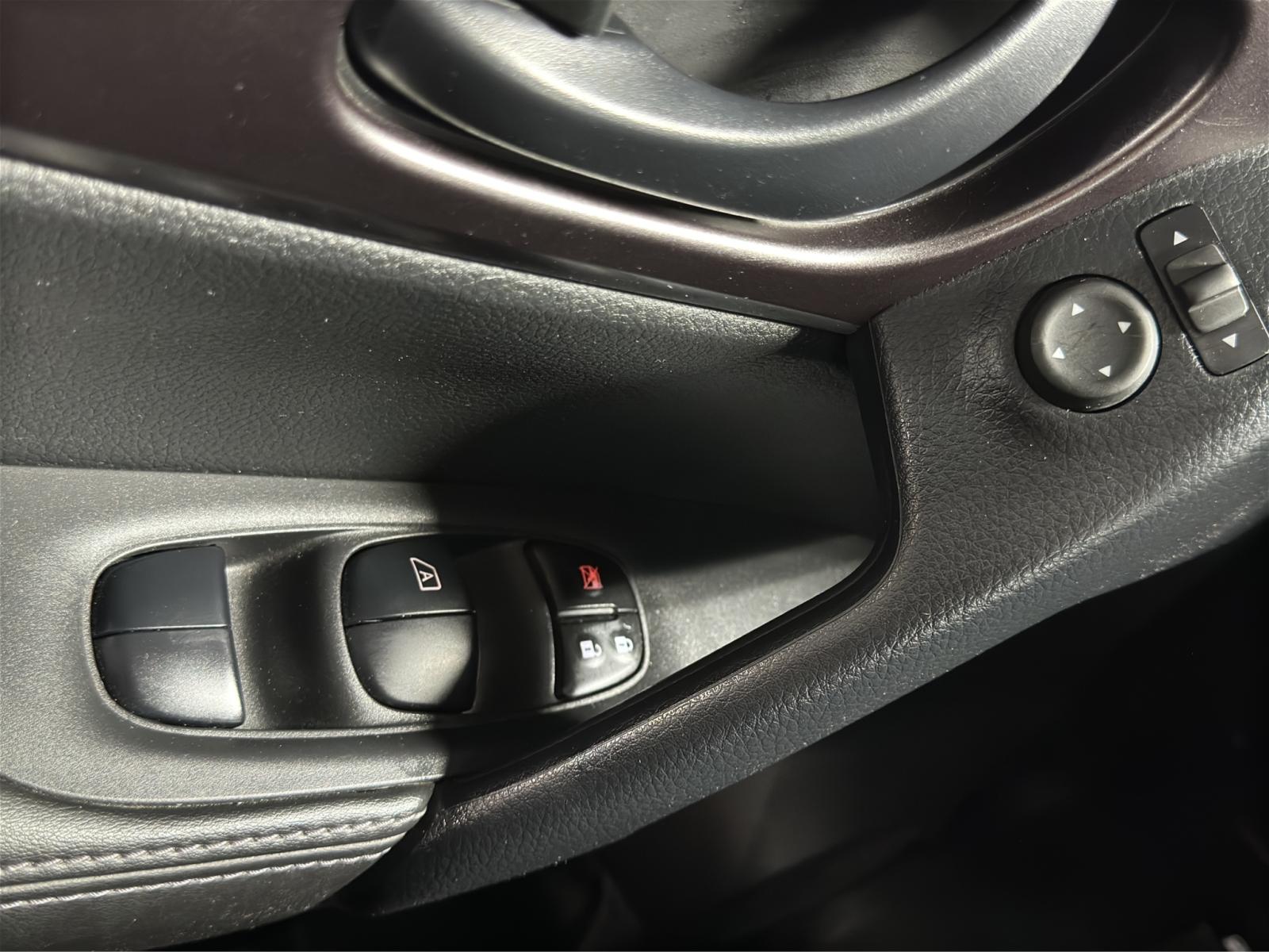 Image 19 Nissan Qashqai S 2023