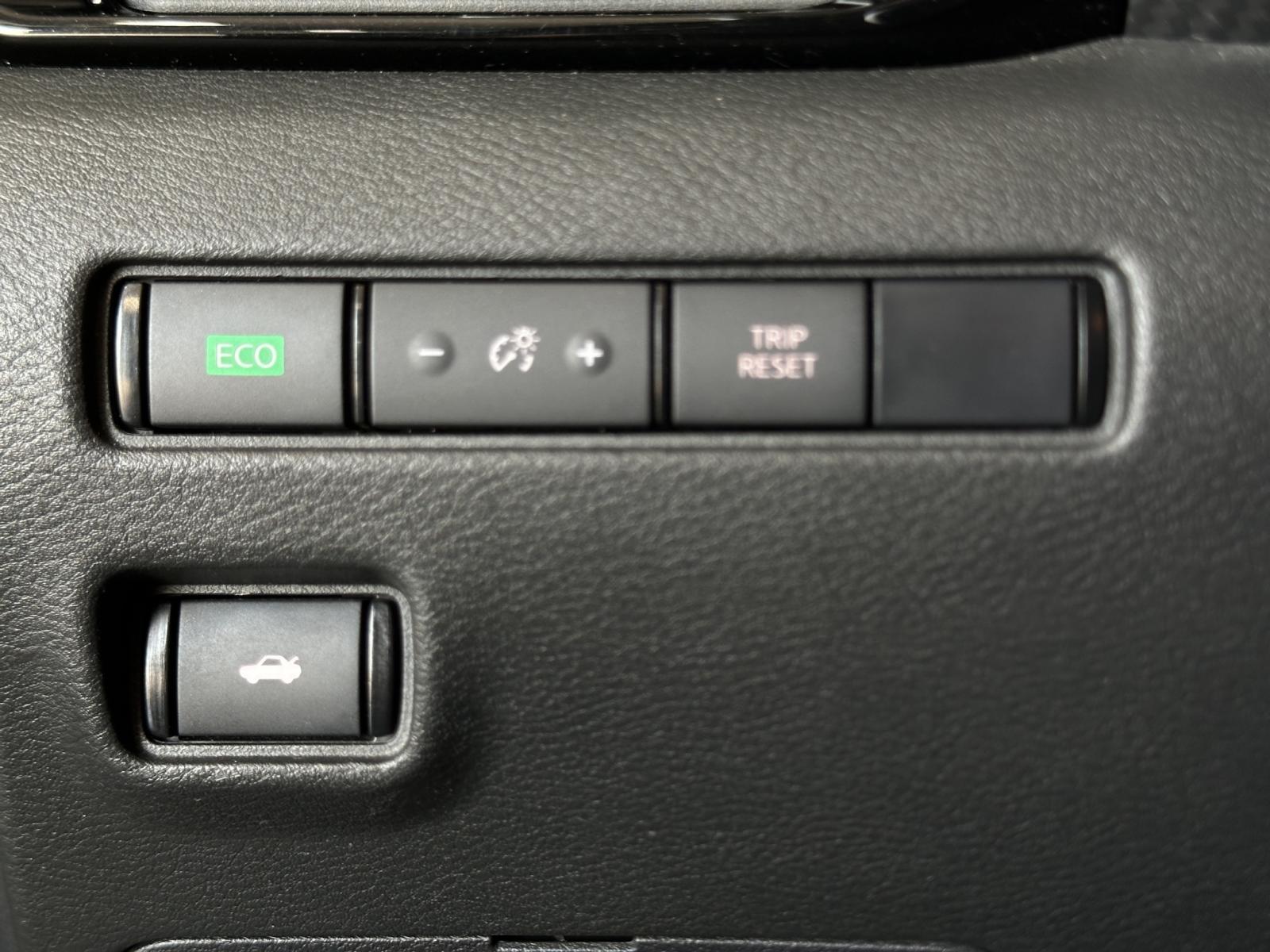 Image 19 Nissan Sentra SR 2020