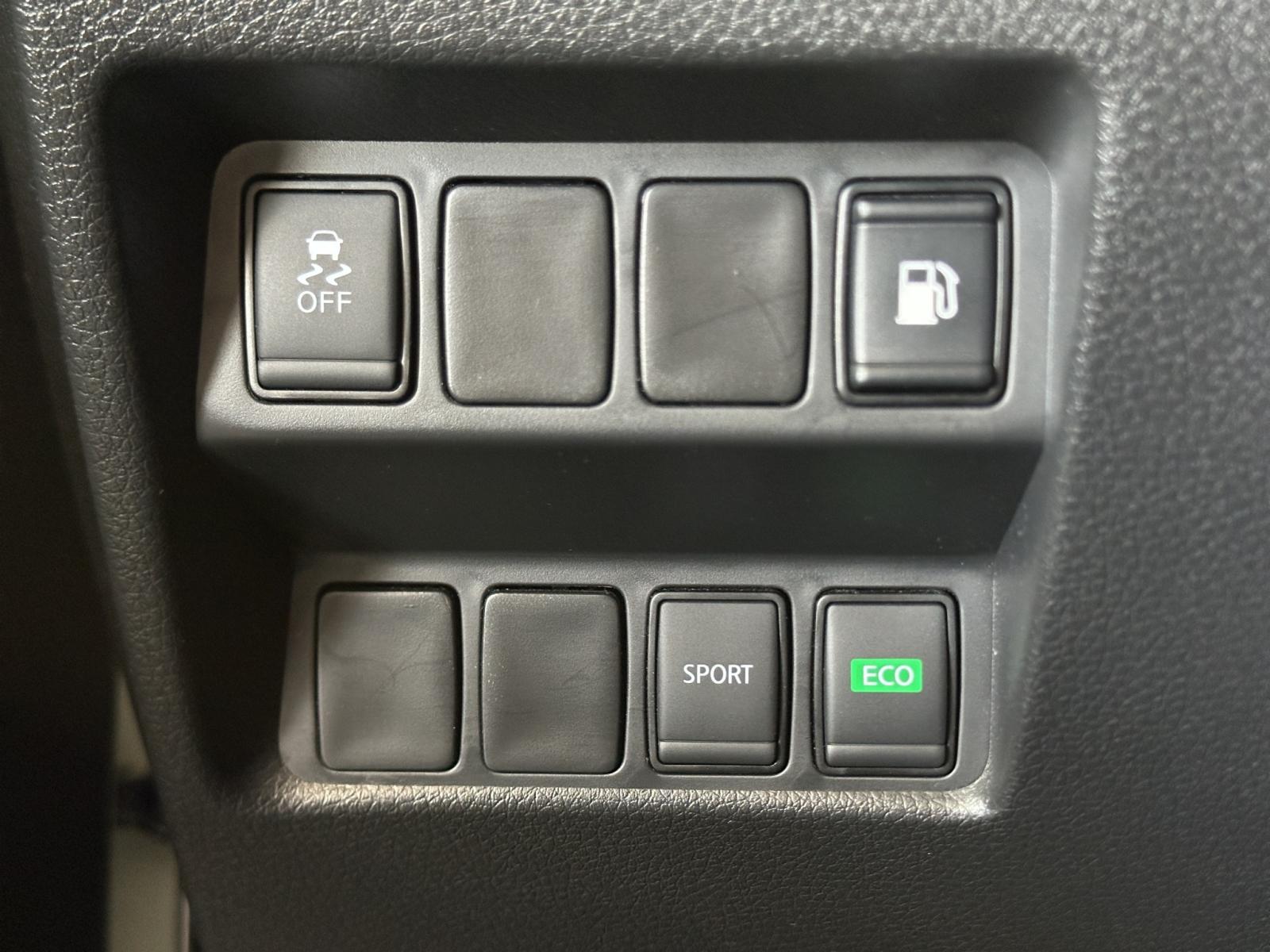 Image 18 Nissan Rogue S 2020