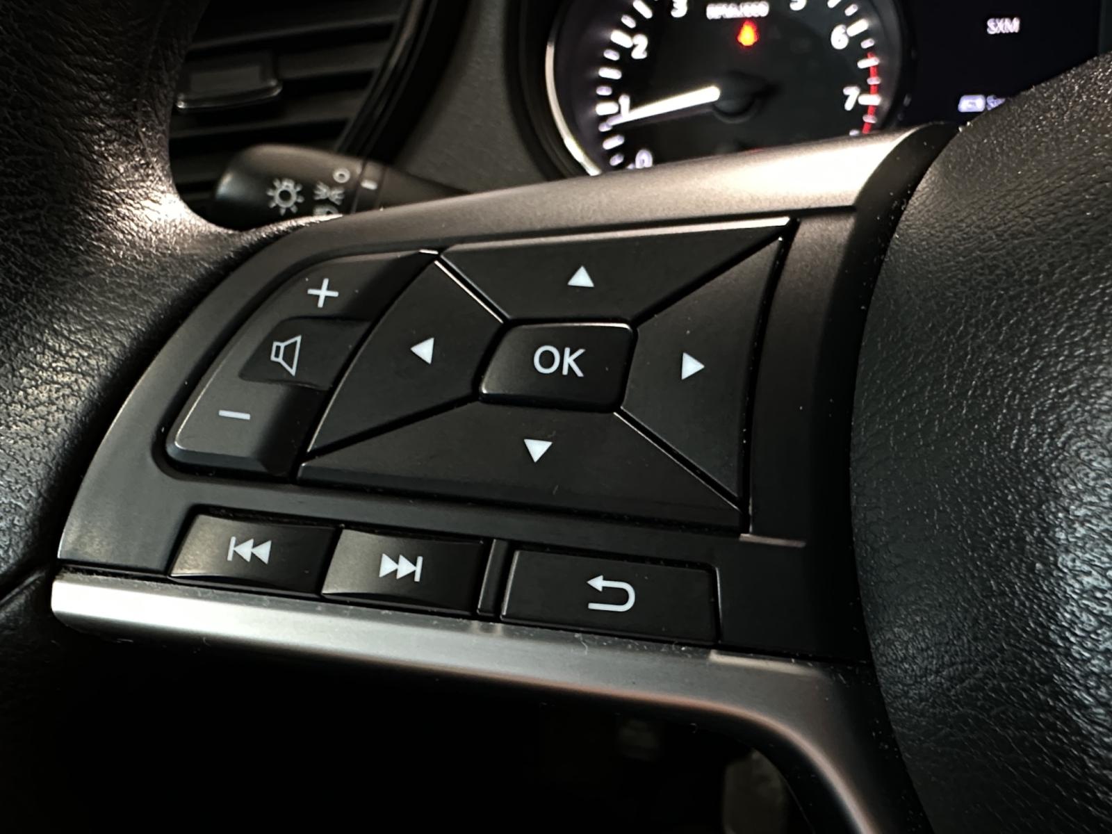 Image 16 Nissan Rogue S 2020