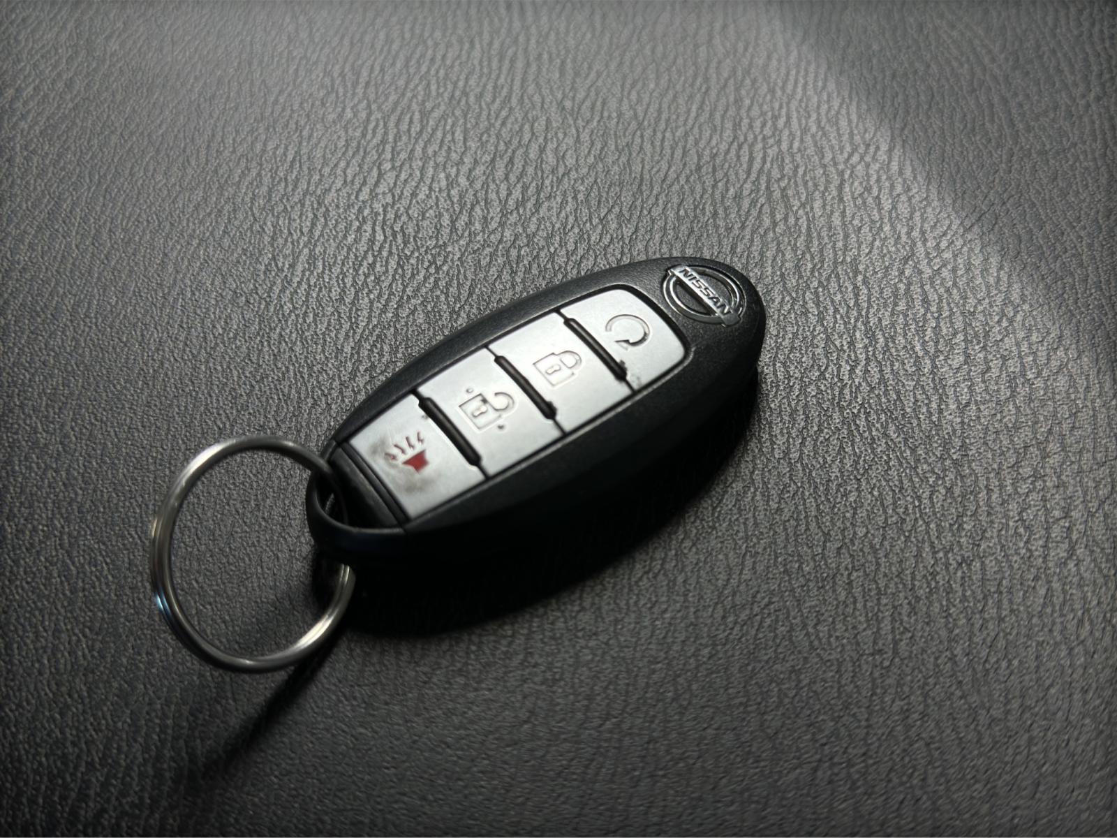 Image 20 Nissan Pathfinder SV 2017