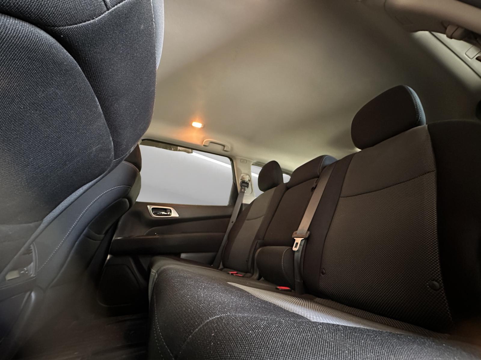 Image 11 Nissan Pathfinder SV 2017