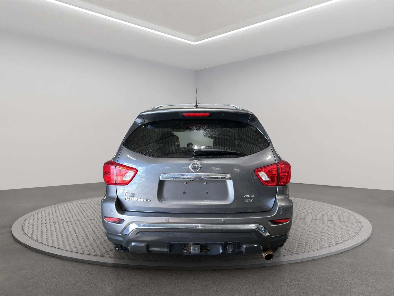 Image 4 Nissan Pathfinder SV 2017