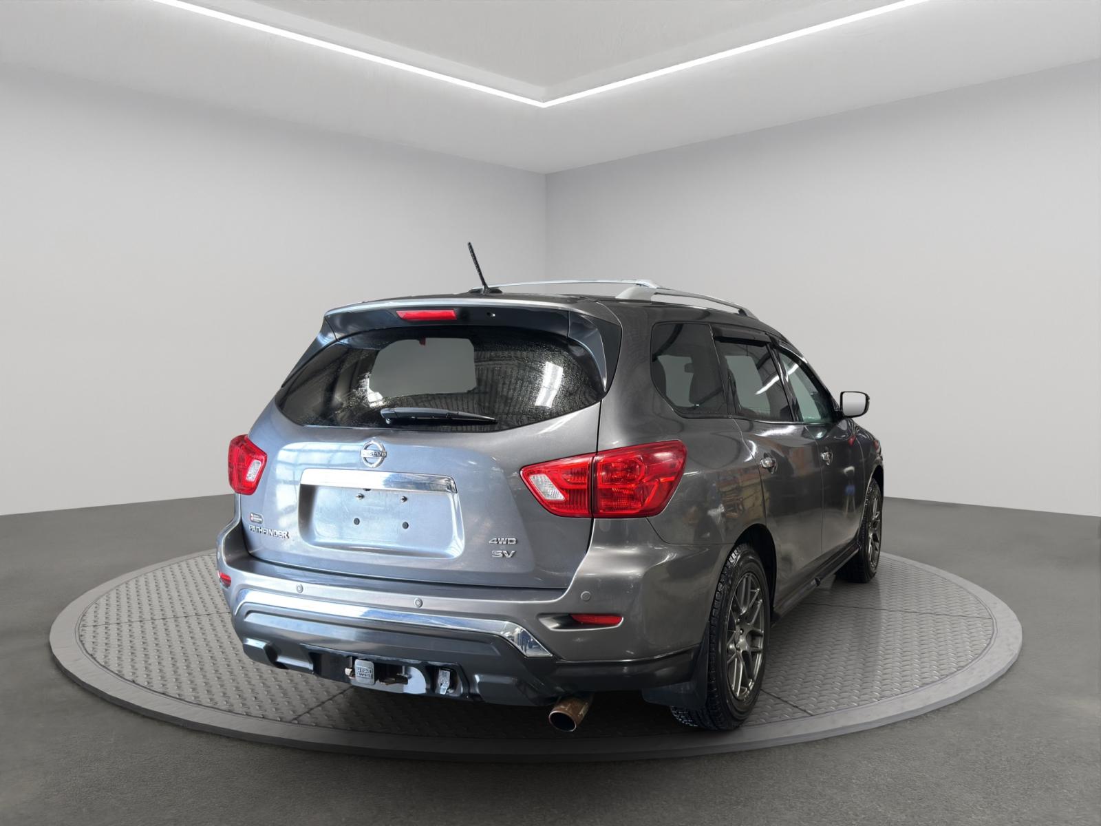 Image 5 Nissan Pathfinder SV 2017