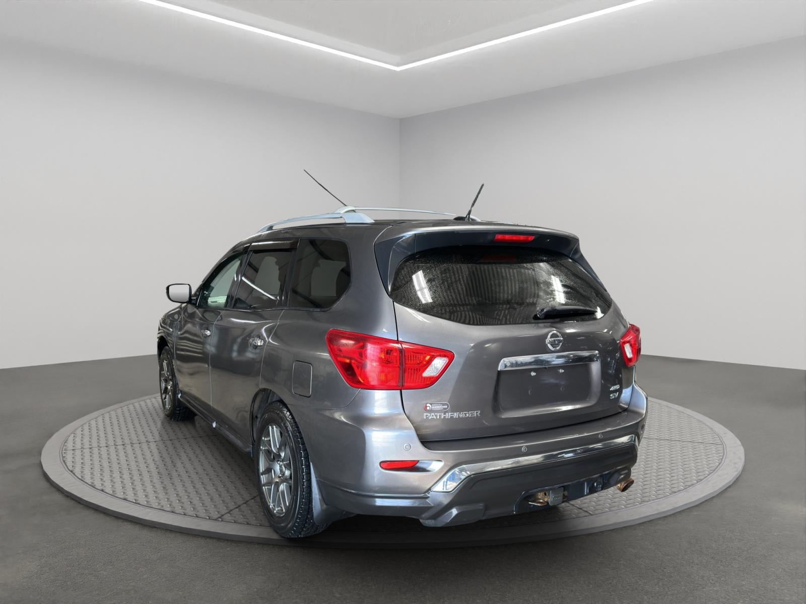 Image 3 Nissan Pathfinder SV 2017