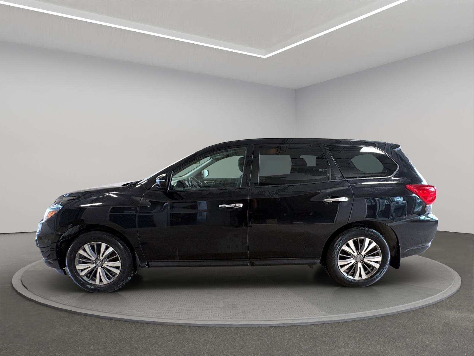 Nissan Pathfinder SV 2019 — photo 2
