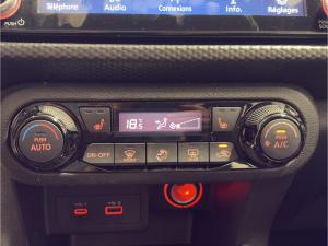 Miniature 13 Nissan Kicks SV Special Edition 2023
