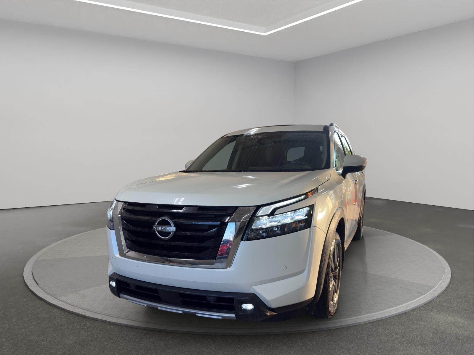 Nissan Pathfinder SV 2023