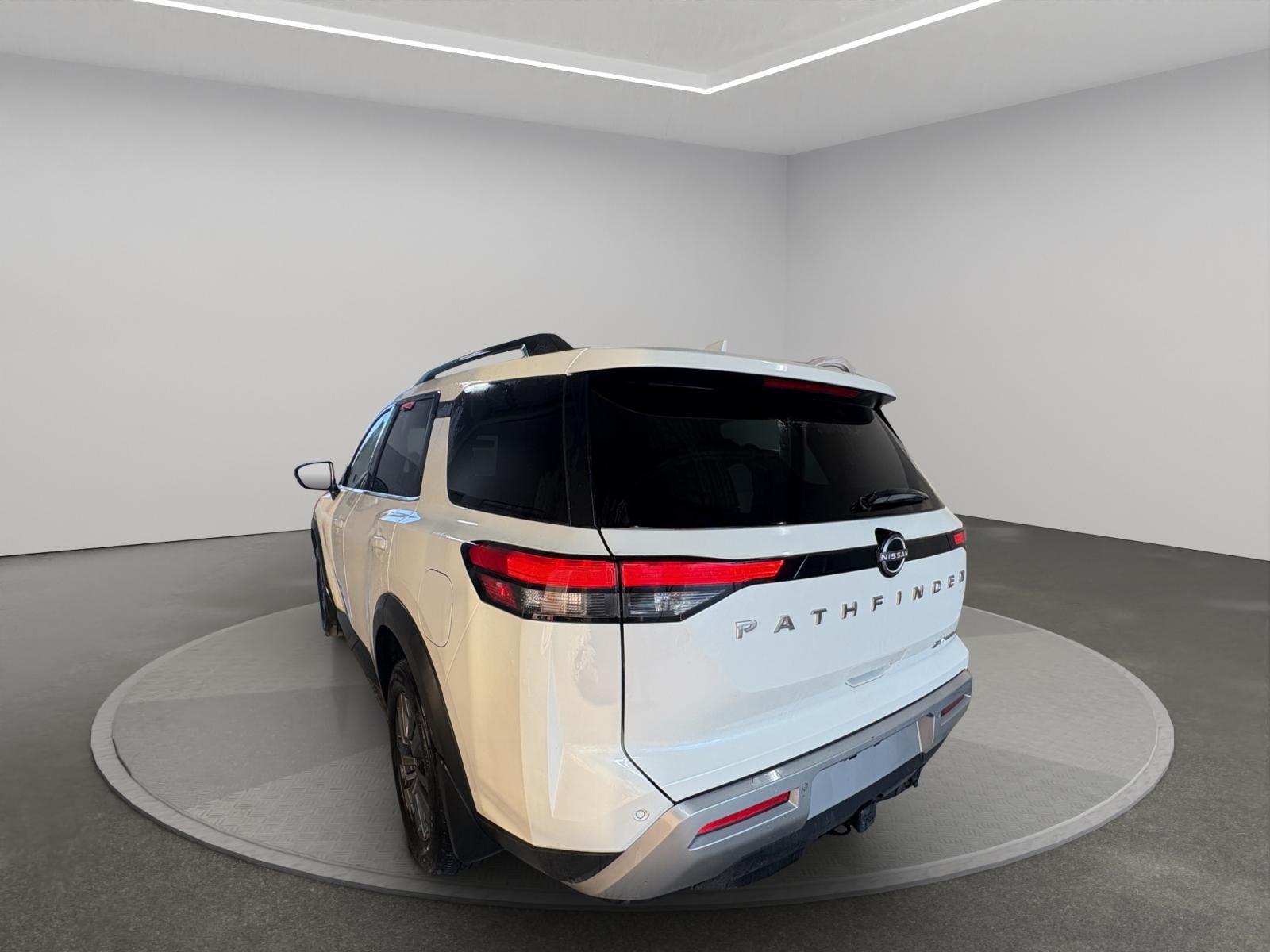 Nissan Pathfinder SV 2023 — photo 3